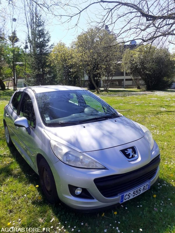 Peugeot 207 1.4 hdi 70 cv - Лек автомобил: снимка 1 Peugeot 207 1.4 hdi 70 cv - Лек автомобил: снимка 1