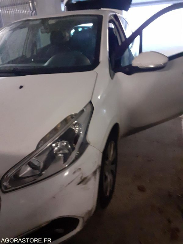 Peugeot 208 - 2015 - 195014kms - Лек автомобил: снимка 2 Peugeot 208 - 2015 - 195014kms - Лек автомобил: снимка 2