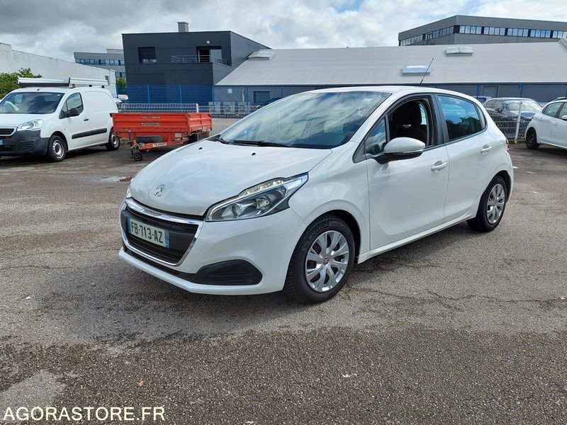 Peugeot 208 - 2018 - 111 261 kms- FB713AZ-ESSENCE - Лек автомобил: снимка 1 Peugeot 208 - 2018 - 111 261 kms- FB713AZ-ESSENCE - Лек автомобил: снимка 1