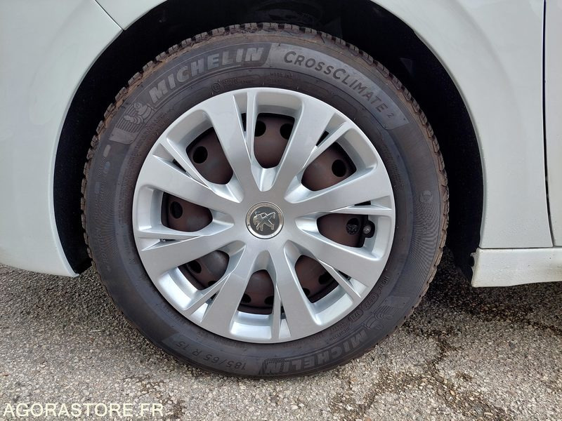 Peugeot 208 - 2018 - 111 261 kms- FB713AZ-ESSENCE - Лек автомобил: снимка 2 Peugeot 208 - 2018 - 111 261 kms- FB713AZ-ESSENCE - Лек автомобил: снимка 2