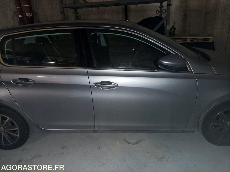 Peugeot 308 - 2015 - 125 000 km - Лек автомобил: снимка 2 Peugeot 308 - 2015 - 125 000 km - Лек автомобил: снимка 2