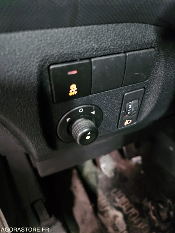 Малък ван Peugeot Partner - 2014 - 61762kms - DK 345 FR: снимка 11 Малък ван Peugeot Partner - 2014 - 61762kms - DK 345 FR: снимка 11