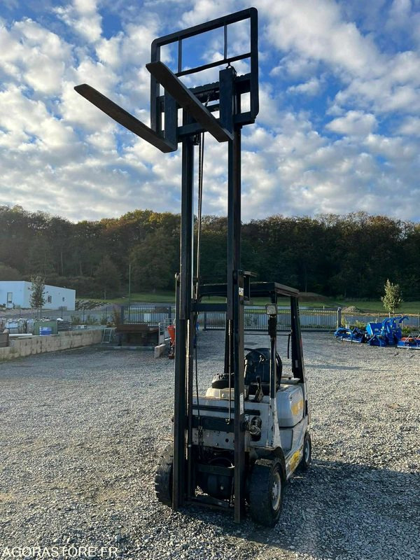 Caterpillar chariot élévateur diesel - Подемно-транспортна техника: снимка 4 Caterpillar chariot élévateur diesel - Подемно-транспортна техника: снимка 4