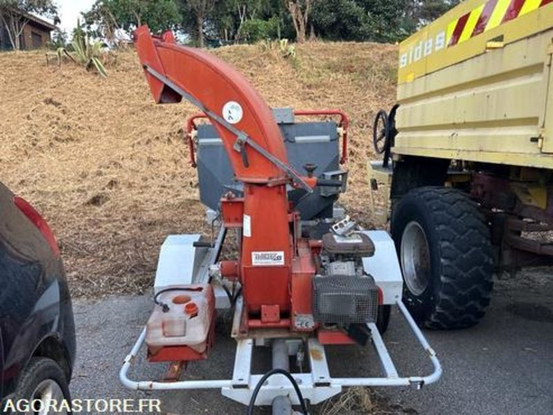 REMORQUE BROYEUR A BRANCHE BUGNOT - FF632RZ - Дробилка за дървесина: снимка 2 REMORQUE BROYEUR A BRANCHE BUGNOT - FF632RZ - Дробилка за дървесина: снимка 2