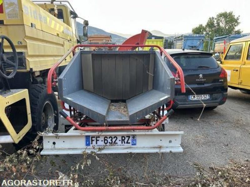 REMORQUE BROYEUR A BRANCHE BUGNOT - FF632RZ - Дробилка за дървесина: снимка 5 REMORQUE BROYEUR A BRANCHE BUGNOT - FF632RZ - Дробилка за дървесина: снимка 5