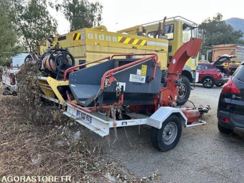 REMORQUE BROYEUR A BRANCHE BUGNOT - FF632RZ - Дробилка за дървесина: снимка 4 REMORQUE BROYEUR A BRANCHE BUGNOT - FF632RZ - Дробилка за дървесина: снимка 4