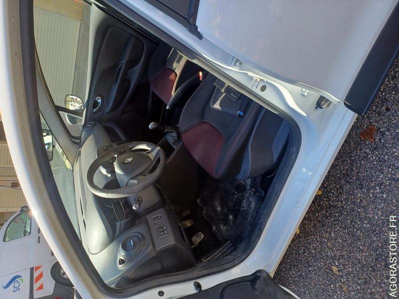 RENAULT CLIO SOCIETE / REF SCP : 1032 - Лек автомобил: снимка 4 RENAULT CLIO SOCIETE / REF SCP : 1032 - Лек автомобил: снимка 4