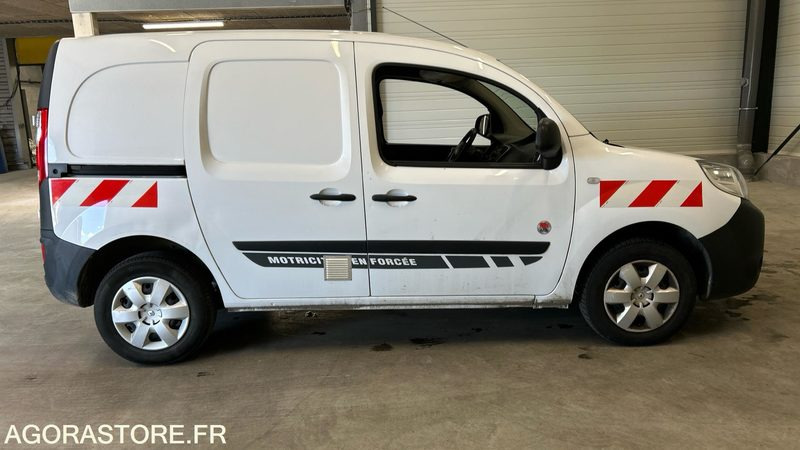 RENAULT KANGOO II MOTRICITE RENFORCEE 1ERE MAIN 2018 97800KMS CT OK - Малък ван: снимка 4 RENAULT KANGOO II MOTRICITE RENFORCEE 1ERE MAIN 2018 97800KMS CT OK - Малък ван: снимка 4