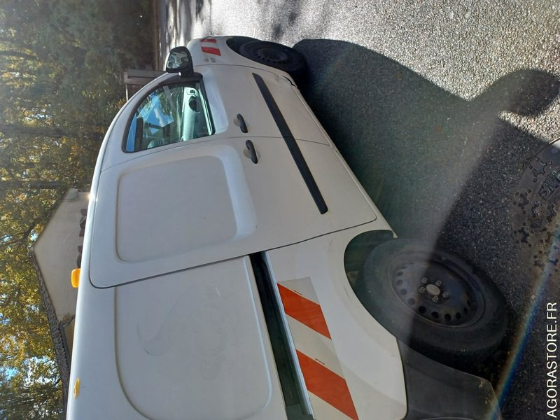 RENAULT KANGOO / REF SCP : 957 - Товарен бус: снимка 3 RENAULT KANGOO / REF SCP : 957 - Товарен бус: снимка 3