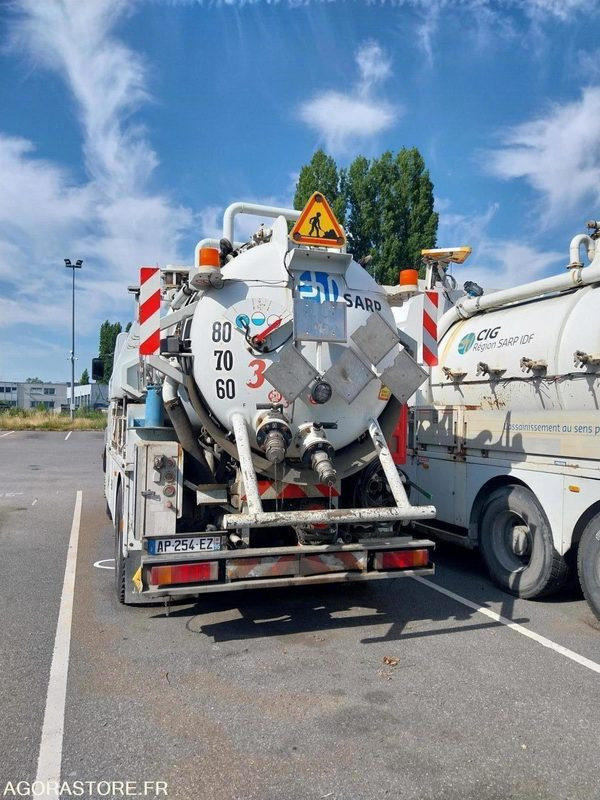 RENAULT Kerax 320 HUWER ADR 2002 (165000Km) ROULANT EXPORT UNIQUEMENT - Каналопочистваща машина: снимка 4 RENAULT Kerax 320 HUWER ADR 2002 (165000Km) ROULANT EXPORT UNIQUEMENT - Каналопочистваща машина: снимка 4