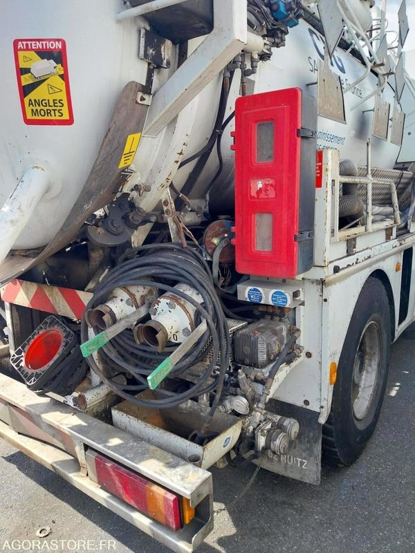 RENAULT Kerax 320 HUWER ADR 2002 (165000Km) ROULANT EXPORT UNIQUEMENT - Каналопочистваща машина: снимка 5 RENAULT Kerax 320 HUWER ADR 2002 (165000Km) ROULANT EXPORT UNIQUEMENT - Каналопочистваща машина: снимка 5