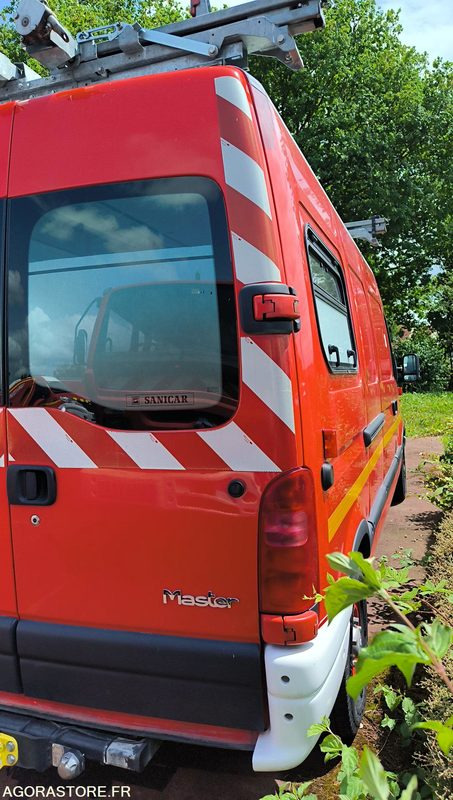 RENAULT MASTER II 2,5D - 2000 - 48197kms - Товарен бус: снимка 4 RENAULT MASTER II 2,5D - 2000 - 48197kms - Товарен бус: снимка 4