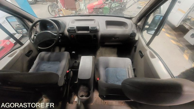 RENAULT MASTER II L2H2 94527 kms 1998 - Товарен бус: снимка 5 RENAULT MASTER II L2H2 94527 kms 1998 - Товарен бус: снимка 5