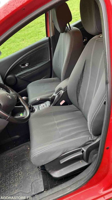 RENAULT MEGANE 309707kms - 2013 - Лек автомобил: снимка 4 RENAULT MEGANE 309707kms - 2013 - Лек автомобил: снимка 4