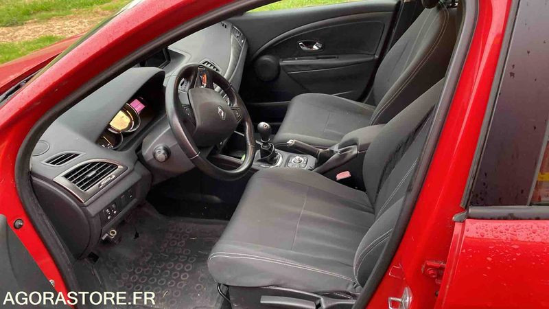 RENAULT MEGANE 309707kms - 2013 - Лек автомобил: снимка 5 RENAULT MEGANE 309707kms - 2013 - Лек автомобил: снимка 5