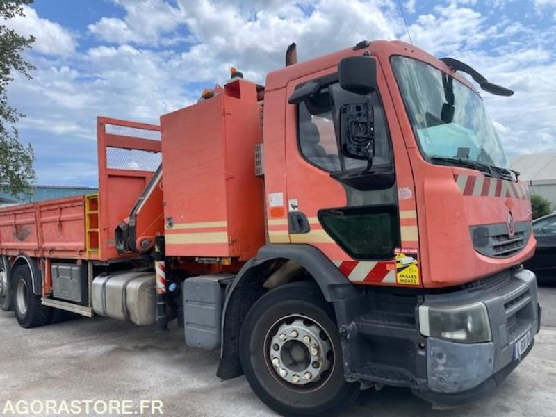 RENAULT PREMIUM LANDER 430.26 - PLATEAU GRUE - GRUE FASSI F150 + RADIO - 2011 - Бордови камион, Камион с кран: снимка 2 RENAULT PREMIUM LANDER 430.26 - PLATEAU GRUE - GRUE FASSI F150 + RADIO - 2011 - Бордови камион, Камион с кран: снимка 2