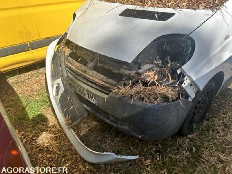 RENAULT TRAFIC - 150000KM - 2008 - BZ469XM - Товарен бус: снимка 2 RENAULT TRAFIC - 150000KM - 2008 - BZ469XM - Товарен бус: снимка 2