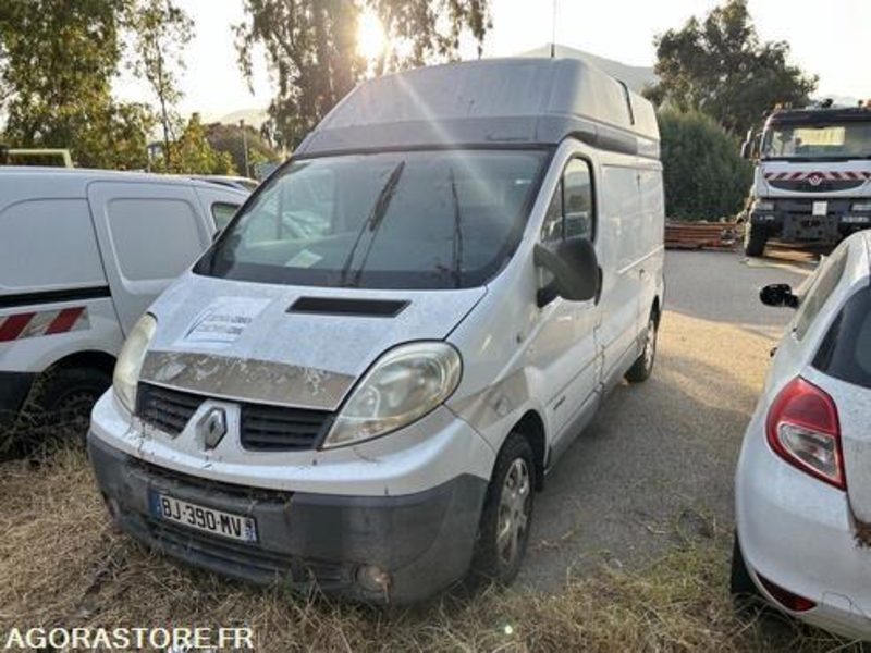 RENAULT TRAFIC - 2011 - 89400KM - BJ390MV - Товарен бус: снимка 2 RENAULT TRAFIC - 2011 - 89400KM - BJ390MV - Товарен бус: снимка 2