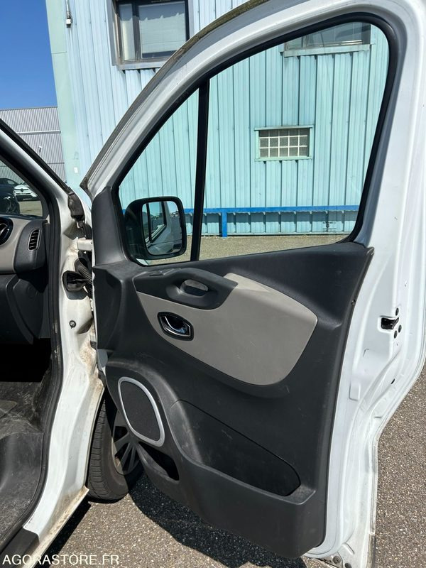 RENAULT TRAFIC 2015 - Товарен бус: снимка 4 RENAULT TRAFIC 2015 - Товарен бус: снимка 4