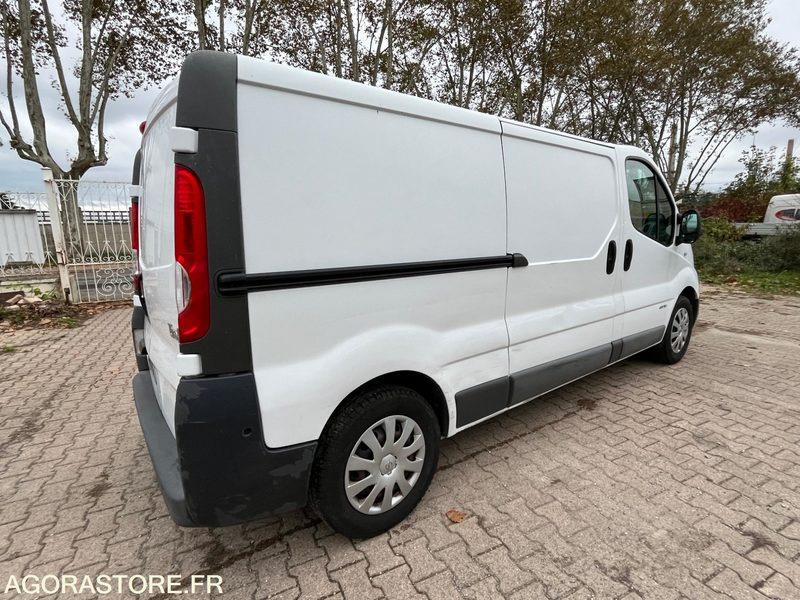 RENAULT TRAFIC L2H1 - 2013 / 202 310 KM - Товарен бус: снимка 4 RENAULT TRAFIC L2H1 - 2013 / 202 310 KM - Товарен бус: снимка 4