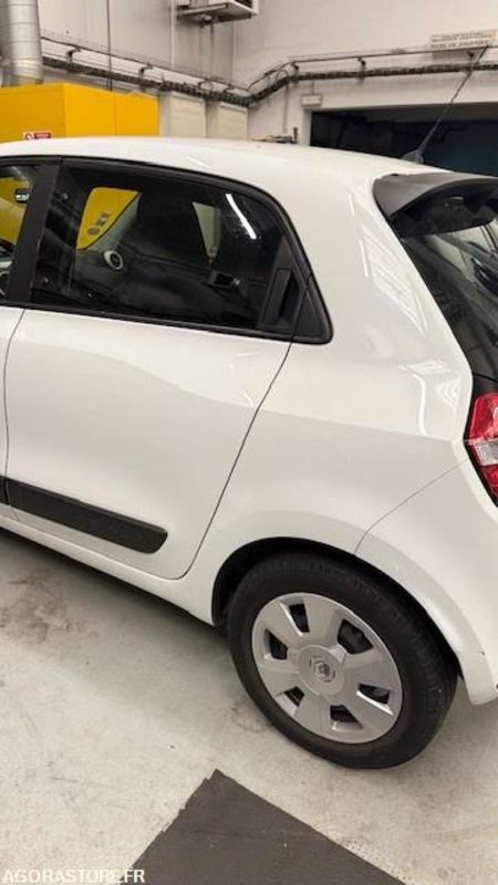RENAULT TWINGO Essence - 54500km - 2018 - Лек автомобил: снимка 5 RENAULT TWINGO Essence - 54500km - 2018 - Лек автомобил: снимка 5