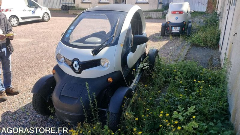 RENAULT TWIZY - 2012 - 7320 KM - Четириколка: снимка 2 RENAULT TWIZY - 2012 - 7320 KM - Четириколка: снимка 2