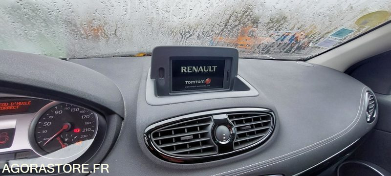 Renault Clio - 2011 - Лек автомобил: снимка 5 Renault Clio - 2011 - Лек автомобил: снимка 5