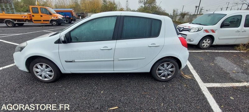 Renault Clio - 2011 - Лек автомобил: снимка 3 Renault Clio - 2011 - Лек автомобил: снимка 3