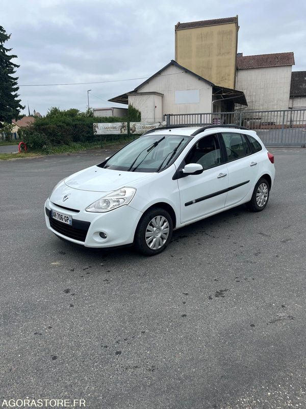 Renault Clio 3 - 209 000km - 2010 - Лек автомобил: снимка 3 Renault Clio 3 - 209 000km - 2010 - Лек автомобил: снимка 3