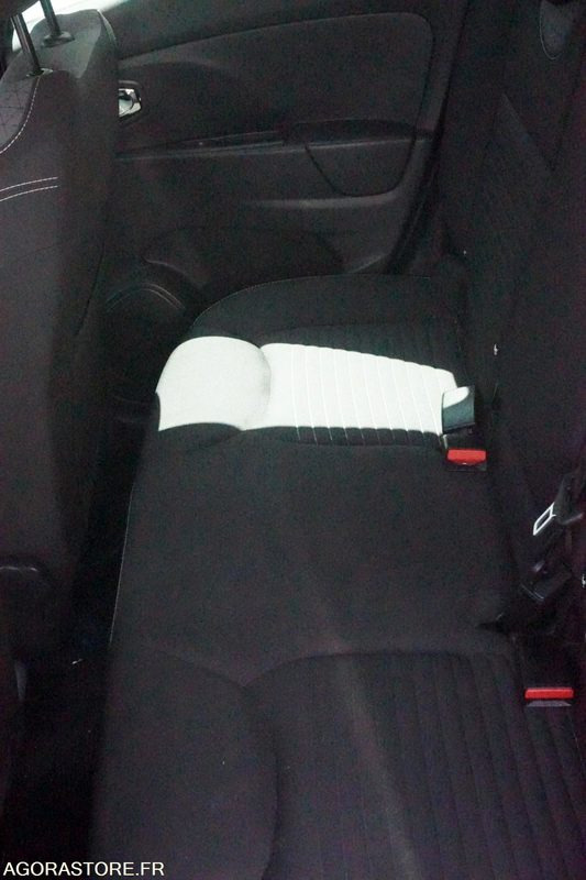 Renault Clio 4 122544 kms 2013 - Лек автомобил: снимка 4 Renault Clio 4 122544 kms 2013 - Лек автомобил: снимка 4