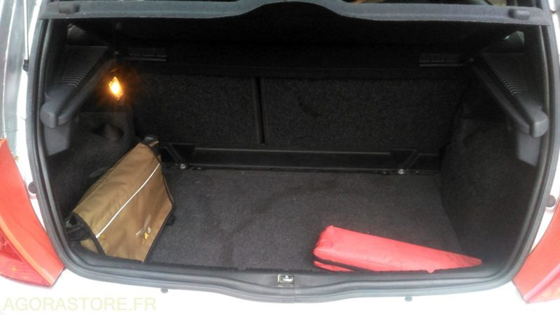 Лек автомобил Renault Clio Campus 155254 kms 2010: снимка 10