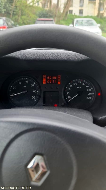 Renault Clio - Лек автомобил: снимка 4 Renault Clio - Лек автомобил: снимка 4
