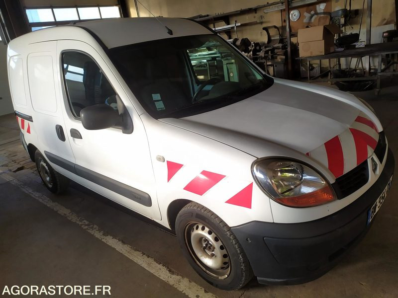 Renault KANGOO DCI 198610kms 2006 - Малък ван: снимка 4 Renault KANGOO DCI 198610kms 2006 - Малък ван: снимка 4