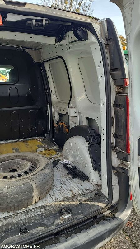 Малък ван Renault Kangoo - 2011 - 130342kms - BF372BJ: снимка 6 Малък ван Renault Kangoo - 2011 - 130342kms - BF372BJ: снимка 6