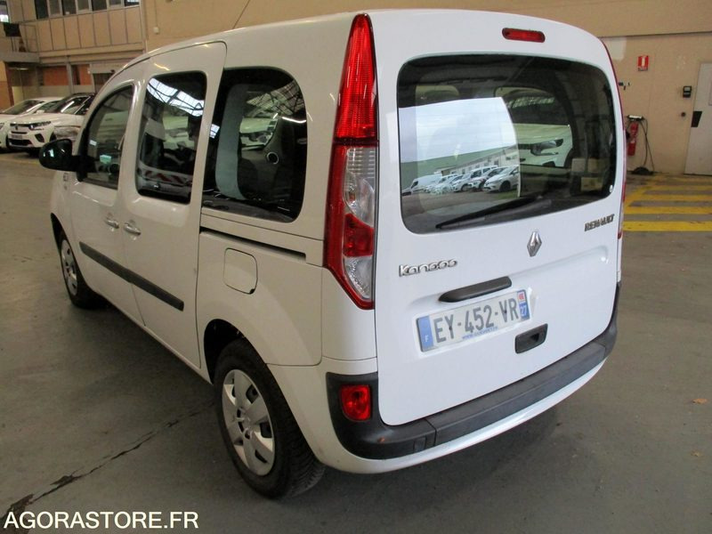 Renault Kangoo 5 places - 2018 - 89960 kms - Лек автомобил: снимка 4 Renault Kangoo 5 places - 2018 - 89960 kms - Лек автомобил: снимка 4
