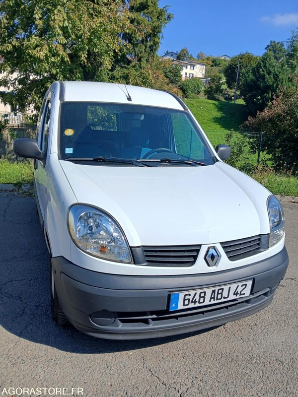 Renault Kangoo 648 ABJ 42 - Малък ван: снимка 1 Renault Kangoo 648 ABJ 42 - Малък ван: снимка 1