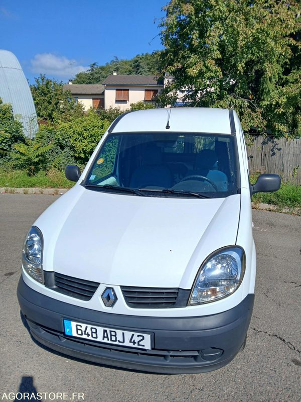 Renault Kangoo 648 ABJ 42 - Малък ван: снимка 2 Renault Kangoo 648 ABJ 42 - Малък ван: снимка 2