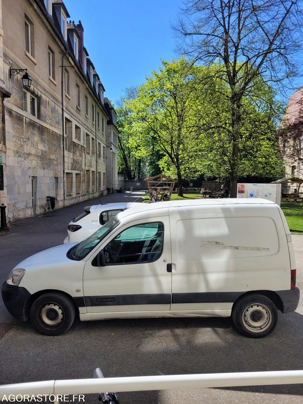 Renault Kangoo 70 275 kms année 2003 Contrôle technique favorable - Малък ван: снимка 4 Renault Kangoo 70 275 kms année 2003 Contrôle technique favorable - Малък ван: снимка 4