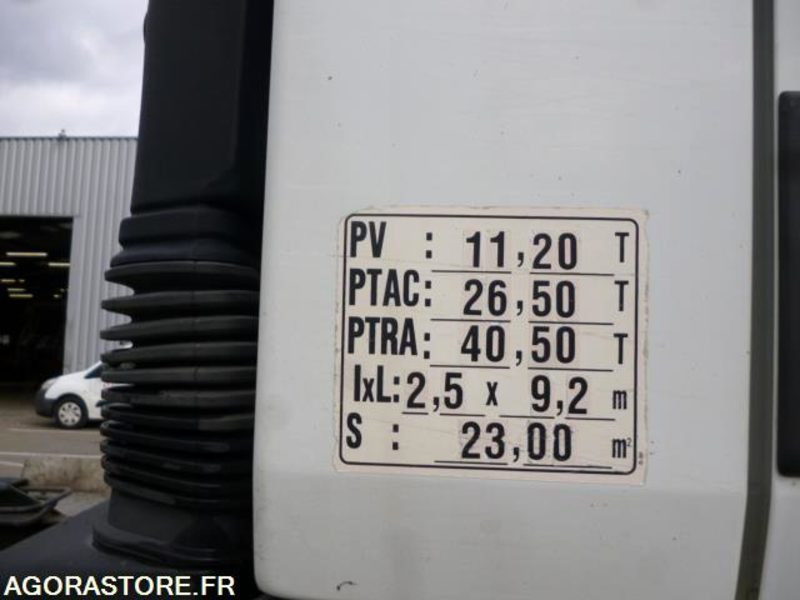 Лизинг на  Renault Kerax 6x4 370DCI bras de dépose Marrel 16000kgs 521550 kms 2003 Renault Kerax 6x4 370DCI bras de dépose Marrel 16000kgs 521550 kms 2003: снимка 6 Лизинг на  Renault Kerax 6x4 370DCI bras de dépose Marrel 16000kgs 521550 kms 2003 Renault Kerax 6x4 370DCI bras de dépose Marrel 16000kgs 521550 kms 2003: снимка 6