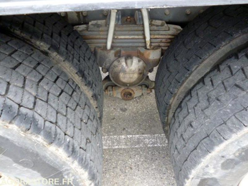 Лизинг на  Renault Kerax 6x4 370DCI bras de dépose Marrel 16000kgs 521550 kms 2003 Renault Kerax 6x4 370DCI bras de dépose Marrel 16000kgs 521550 kms 2003: снимка 12 Лизинг на  Renault Kerax 6x4 370DCI bras de dépose Marrel 16000kgs 521550 kms 2003 Renault Kerax 6x4 370DCI bras de dépose Marrel 16000kgs 521550 kms 2003: снимка 12