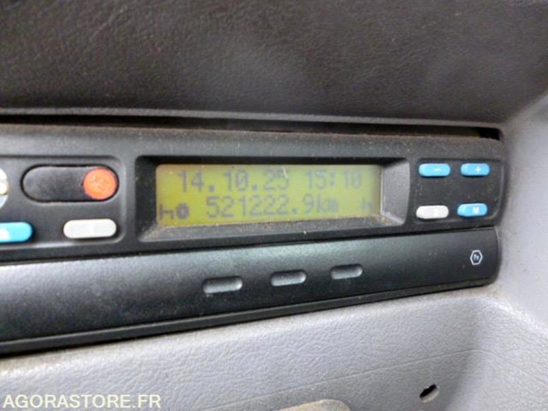 Лизинг на  Renault Kerax 6x4 370DCI bras de dépose Marrel 16000kgs 521550 kms 2003 Renault Kerax 6x4 370DCI bras de dépose Marrel 16000kgs 521550 kms 2003: снимка 16 Лизинг на  Renault Kerax 6x4 370DCI bras de dépose Marrel 16000kgs 521550 kms 2003 Renault Kerax 6x4 370DCI bras de dépose Marrel 16000kgs 521550 kms 2003: снимка 16