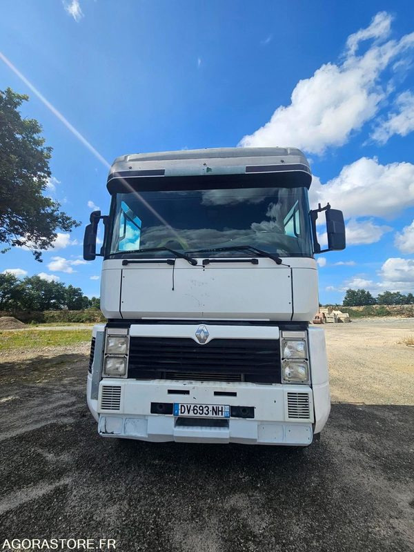 Renault Magnum 6x4 porteur ampliroll essieux relevables - Мултилифт с кука камион: снимка 2 Renault Magnum 6x4 porteur ampliroll essieux relevables - Мултилифт с кука камион: снимка 2