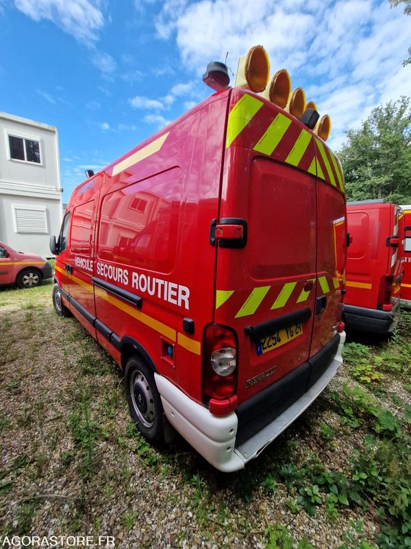 Renault Master - 2005 - 22473 - 2254YG27 - Товарен бус: снимка 4 Renault Master - 2005 - 22473 - 2254YG27 - Товарен бус: снимка 4