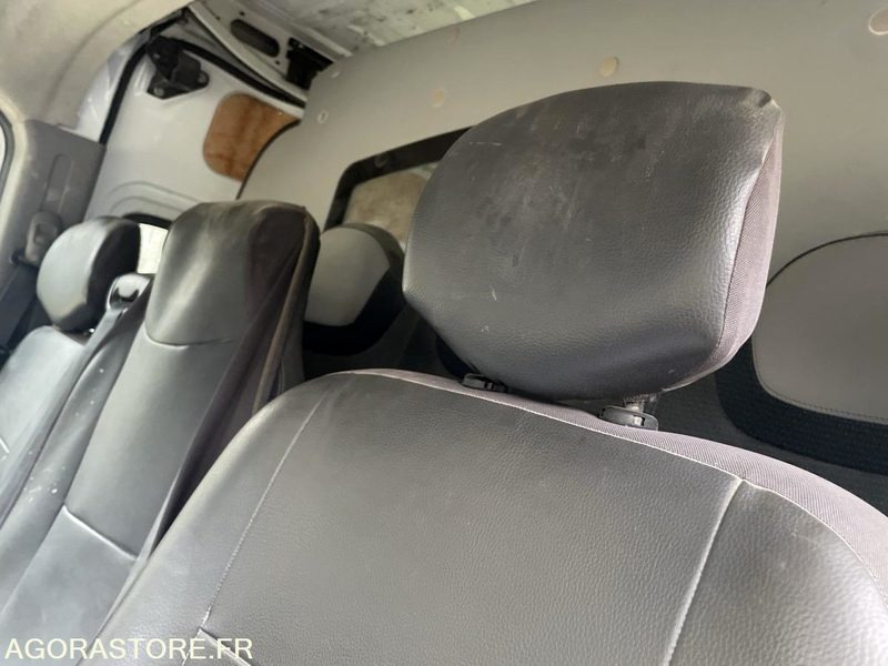 Товарен бус Renault Master - 2011 - 221285 - BP976HX: снимка 17 Товарен бус Renault Master - 2011 - 221285 - BP976HX: снимка 17