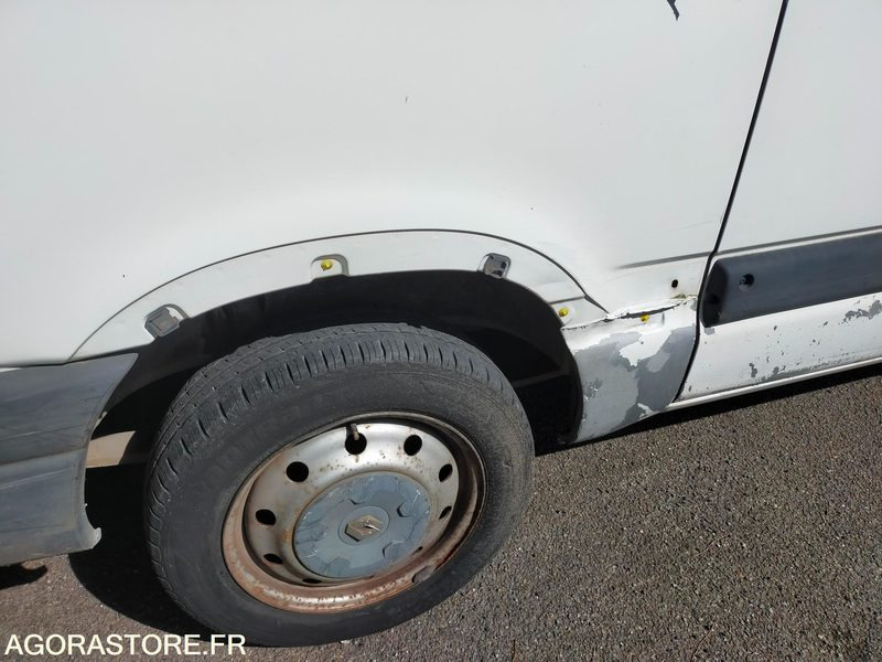 Товарен бус Renault Master DCI: снимка 14