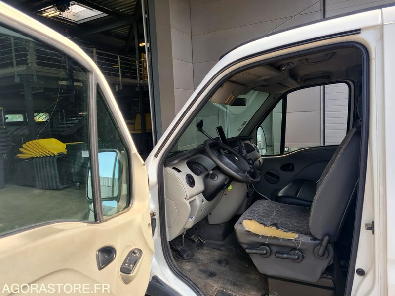 Renault Master Diesel CT défavorable GB-333-SV - Товарен бус: снимка 2 Renault Master Diesel CT défavorable GB-333-SV - Товарен бус: снимка 2