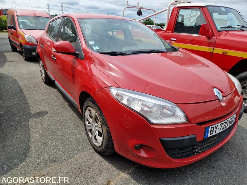Renault Megane - BY720GG - Лек автомобил: снимка 2 Renault Megane - BY720GG - Лек автомобил: снимка 2