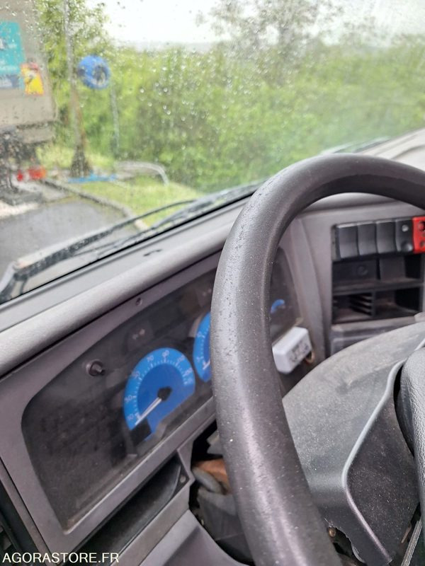 Renault - Mildium - 2004 - 543497KMS - Камион фургон: снимка 5 Renault - Mildium - 2004 - 543497KMS - Камион фургон: снимка 5