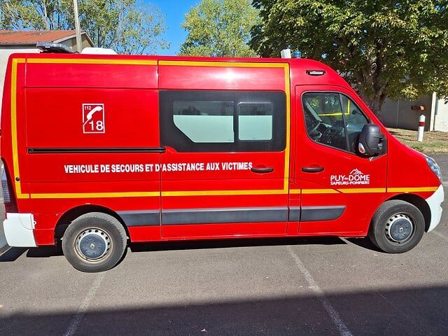 Renault RENAULT MASTER - L2H2 - AMBULANCE POMPIERS - Линейка: снимка 4 Renault RENAULT MASTER - L2H2 - AMBULANCE POMPIERS - Линейка: снимка 4