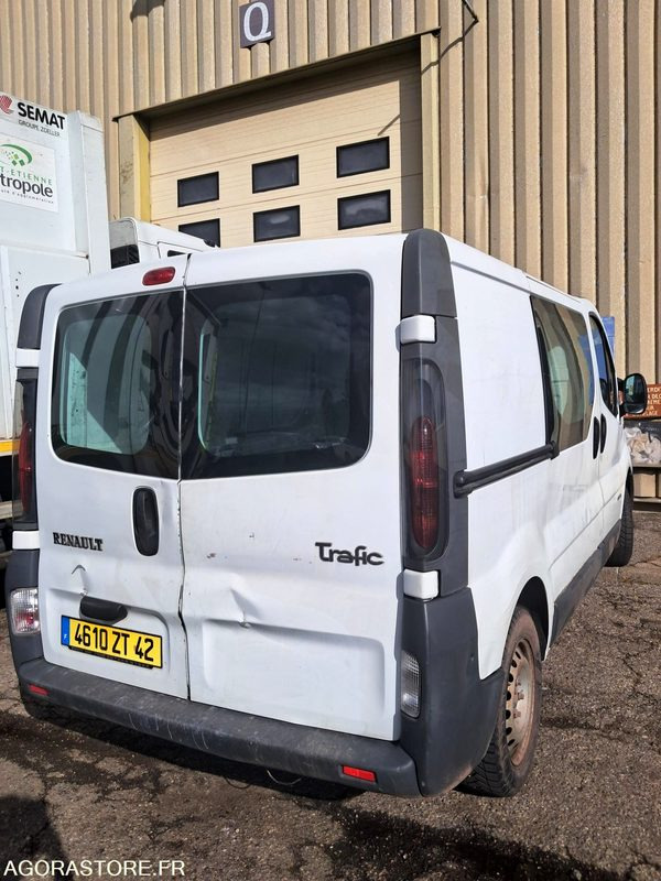 Renault TRAFIC 4610 ZT 42 - Малък ван: снимка 3 Renault TRAFIC 4610 ZT 42 - Малък ван: снимка 3